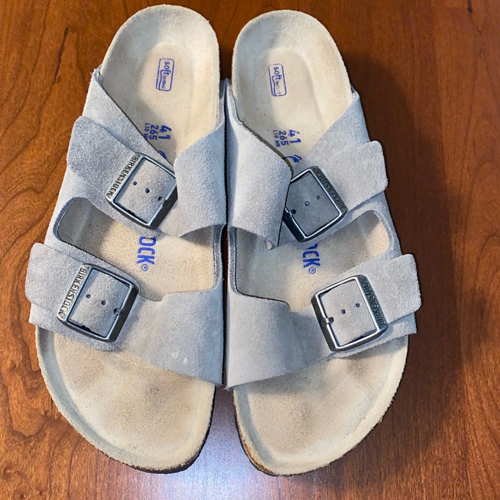 Men’s size EU 41 Birkenstocks.